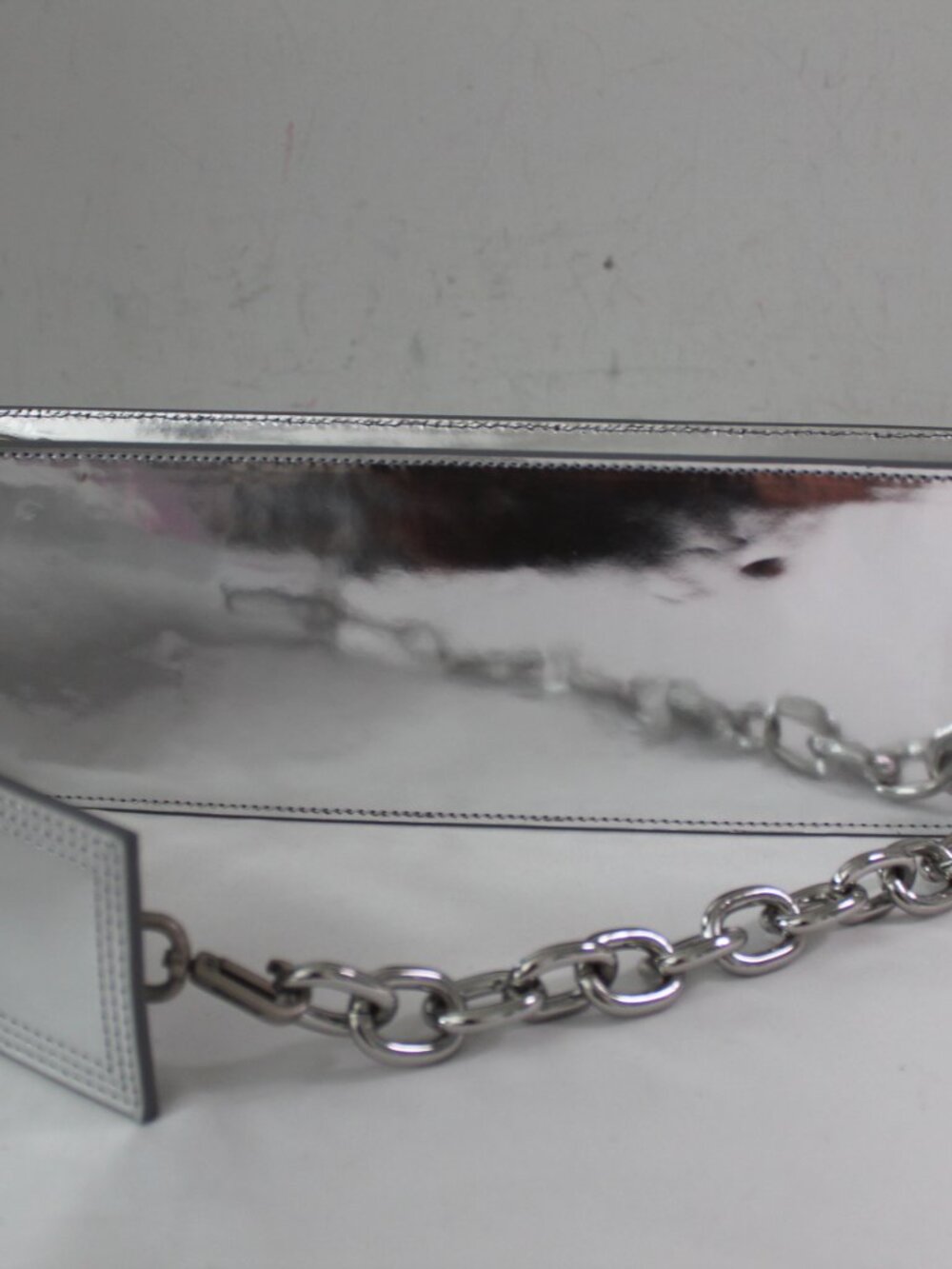 Jacquemus Silver Patent Leather Shoulder Bag Zip Top - Picture 6 of 14
